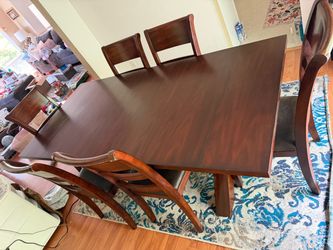 Extendable Dining Table + 6 Chairs – Seats 6 to 10 – $199