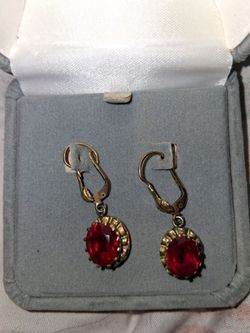 10k gold Earnings with Ruby Red Jewel!!!!