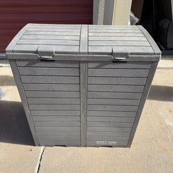 Outdoor dual bag trash can Like New