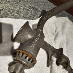 Old Universal Meat Grinder # 00 