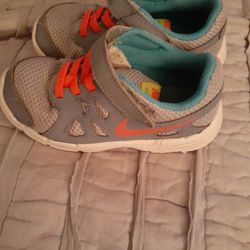 Nike's Kids Sz 9c