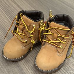 Toddler Winter Boots Bundle (Timberland + Lined Boots) 11–12 cm