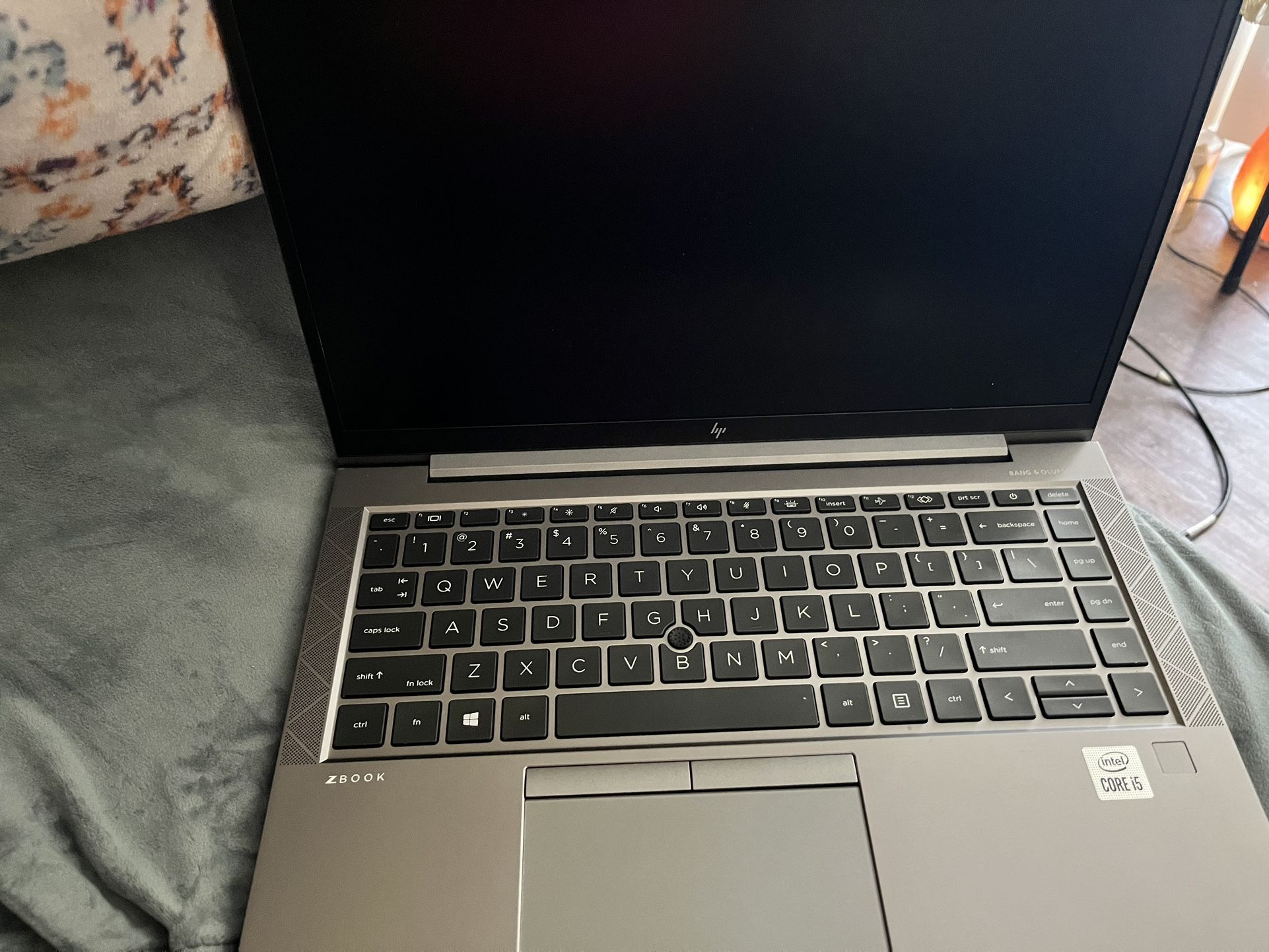 HP Book Firefly 14 G7 Mobile Workstation