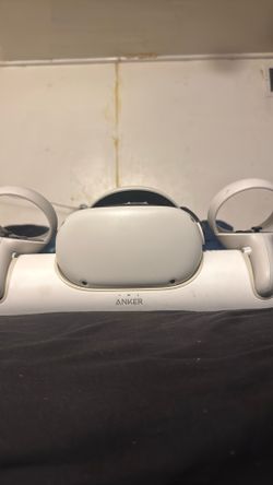 Occulus Meta Quest 3 w/ Charging Base & Controllers