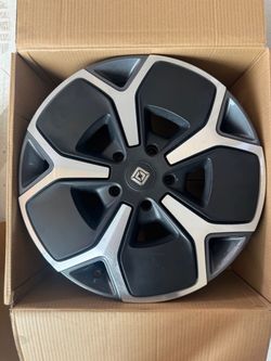 21” Rivian R1T/ R1S Grey/Bright wheels + removable Aero Covers.