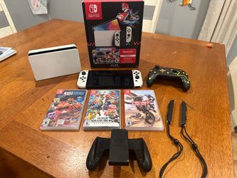 Nintendo Switch OLED Bundle – 3 Games + Extra Controller + Original Box