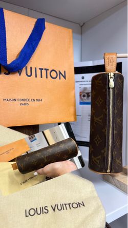 Louis Vuitton authentic round pouch with COA