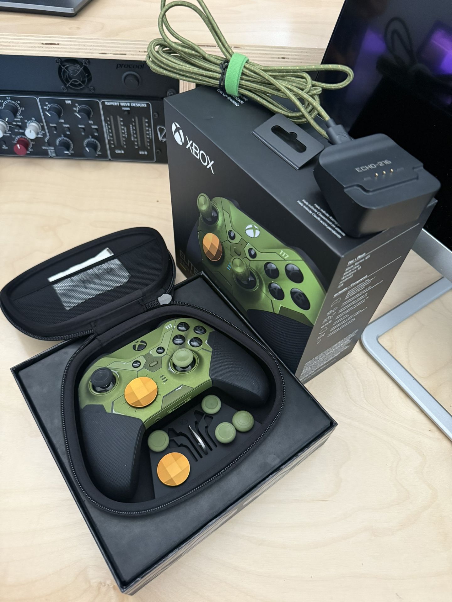 Xbox Elite Wireless Controller Series 2 Halo Infinite Limited Edition