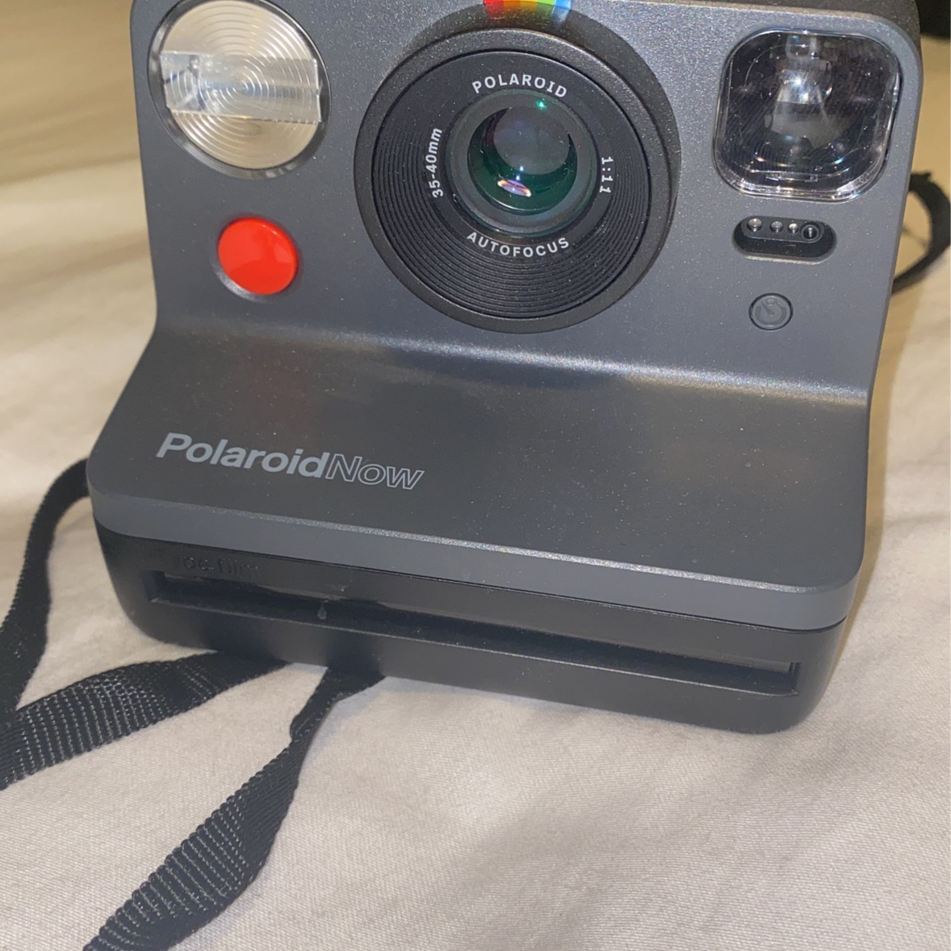 polaroid now camera