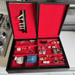 Mens Vintage 1950s tie clip and pin collection
