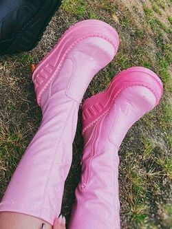Demonia stomp pink platform boots