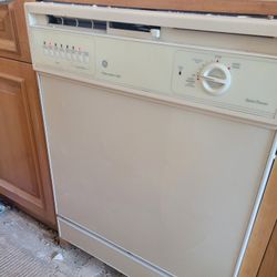 GE Dishwasher 