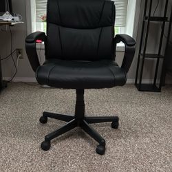 Amazon Basics Rotating Chair 
