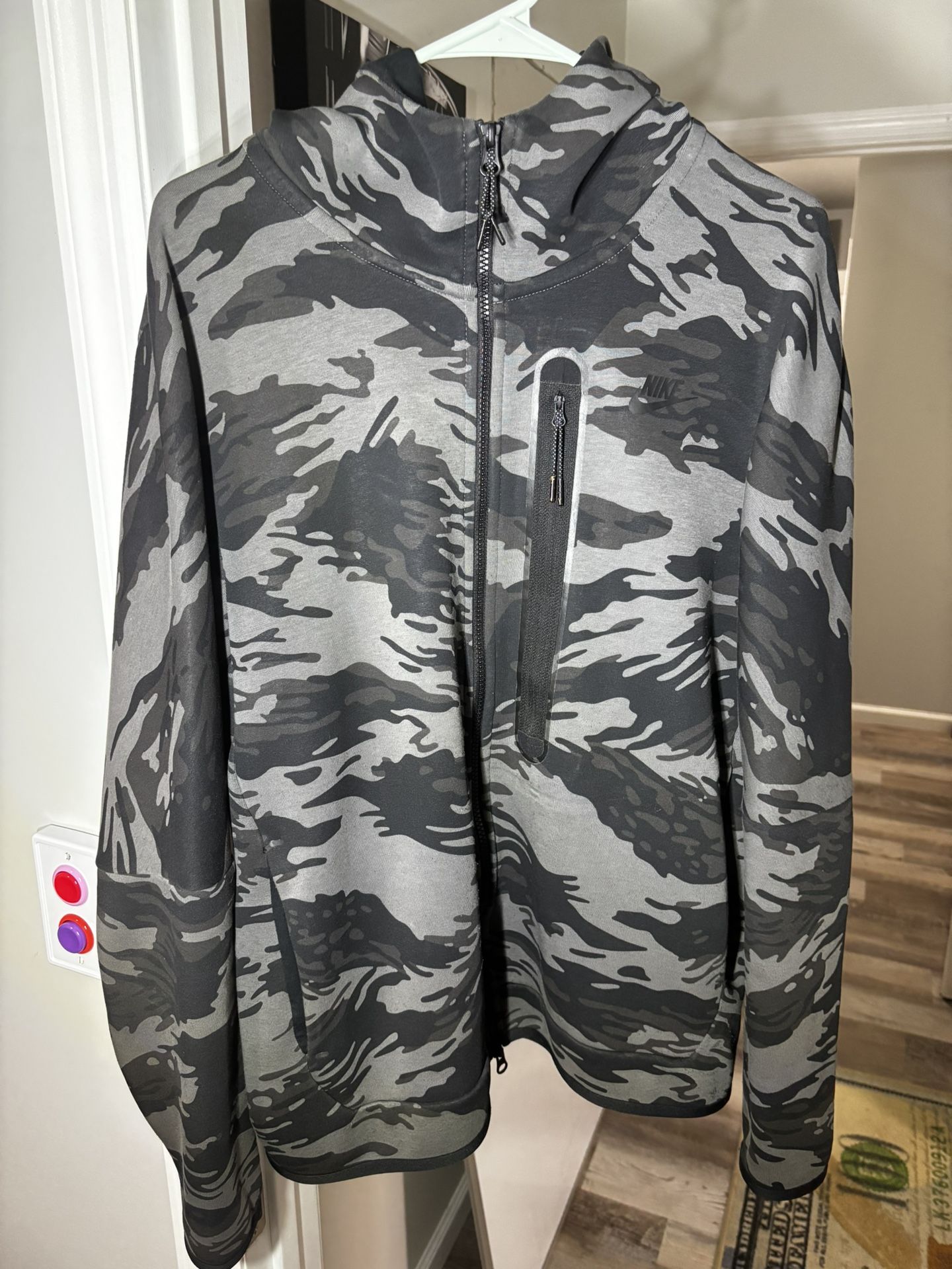 Nike Tech Fleece Hoodie Men’s L Gray Black Camo Full Zip Sweatshirt Jacket Rare