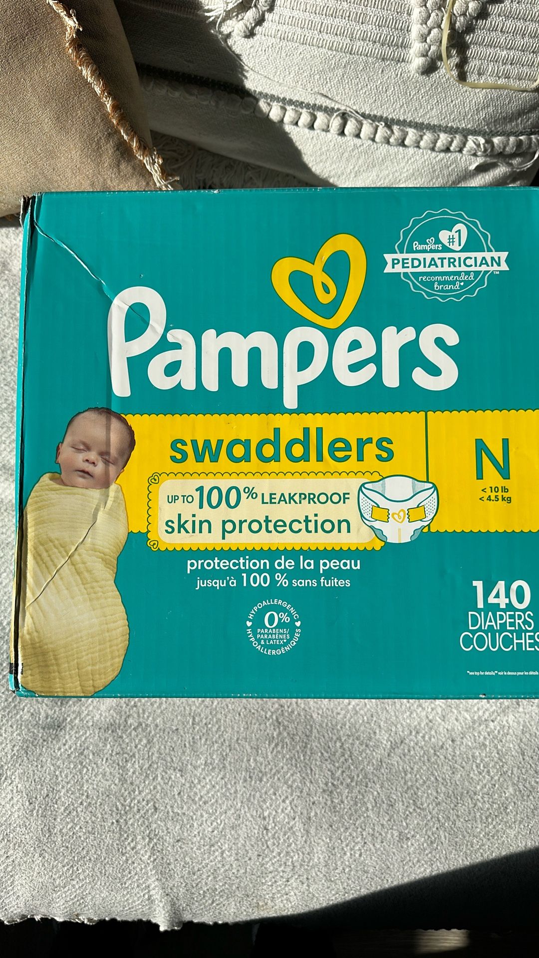 Newborn Diapers Pampers 140 Ct