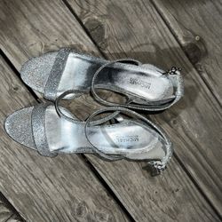 MICHAEL KORS Ava Mid Sandal Silver Glitter heel