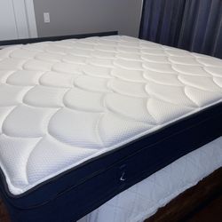 DreamCloud 14” King Mattress - Luxury Hybrid Gel Memory Foam - 7 Premium Pressure-Relieving Layers - Forever Warranty - CertiPUR-US Certified 