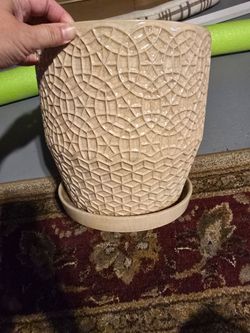 Ceramic Flower Pot! Great condition