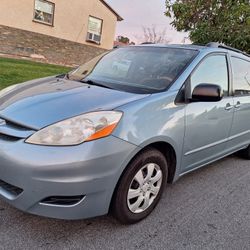 2009 Toyota Sienna Le