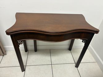 Table entry way kitchen