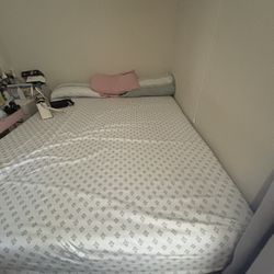 Queen Size Bed 