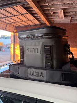Yeti hopper flip 8