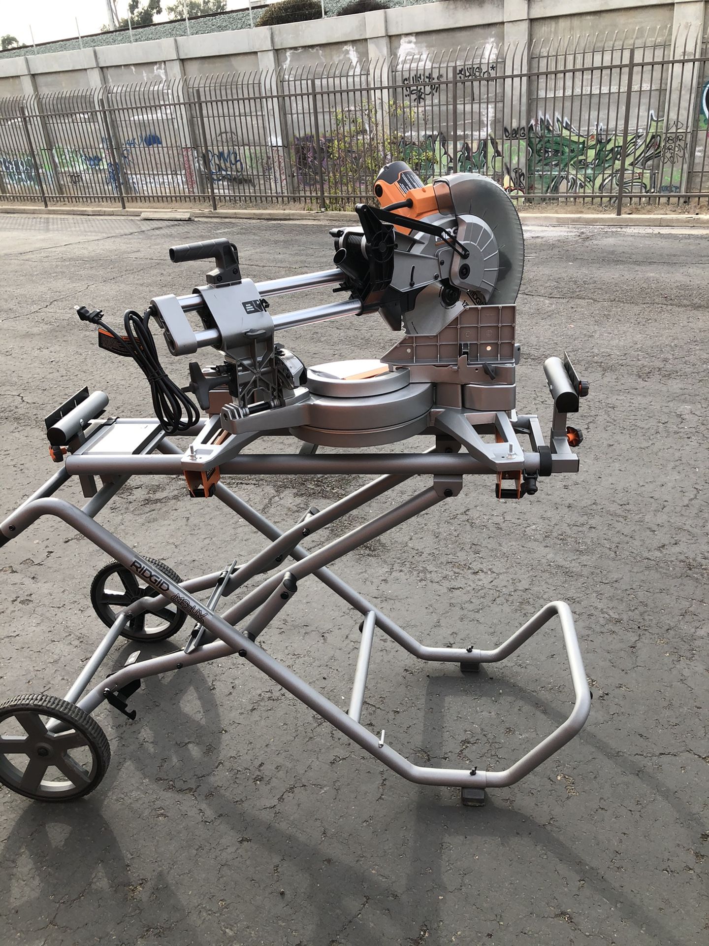 RIDGID 15 Amp Corded 12 in. Dual Bevel Sliding Miter Saw with Universal Mobile Miter Saw Stand with Mounting Braces