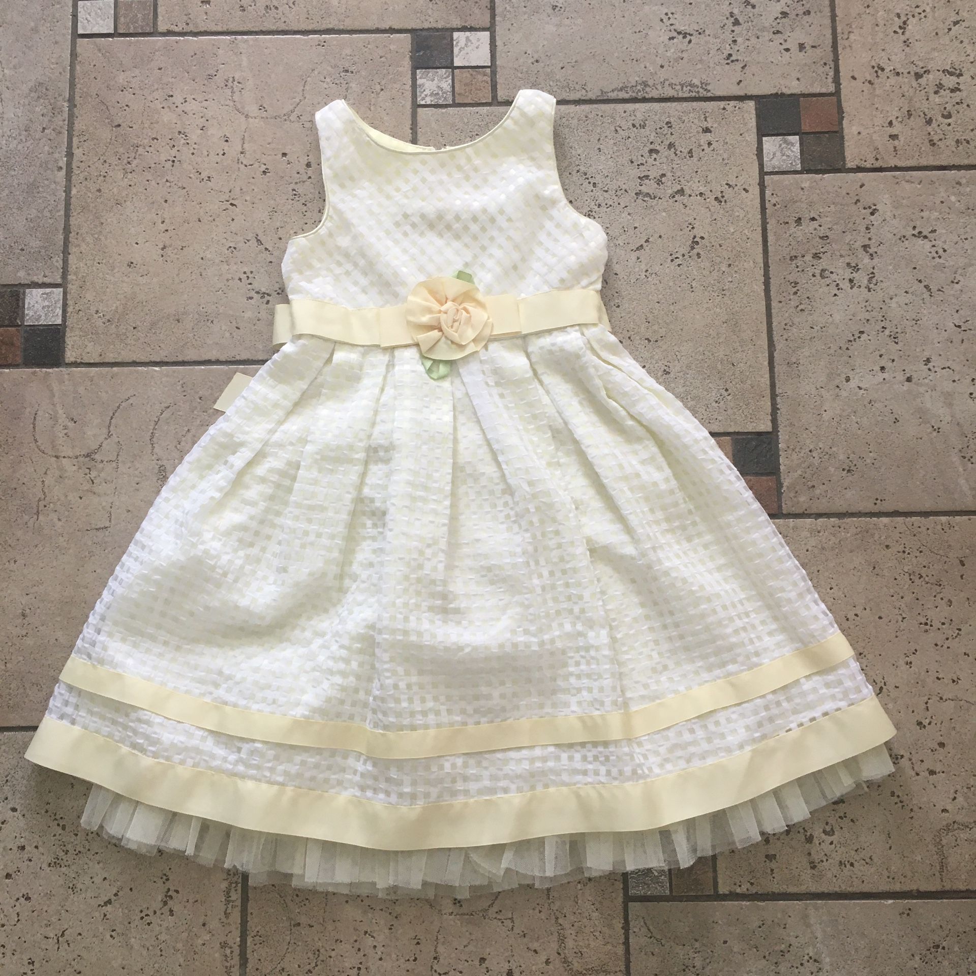 EUC Yellow Flower Dress size 6