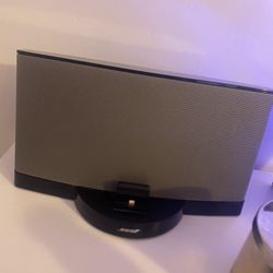Bose iPhone Speaker - Comes With Power Cord And Works 