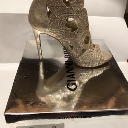 Gianni Bini Womens Gold High Heel Shoes Gladiator Sandals size 9
