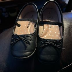 Girls Size 9 Shoes Only Worn A Couple Of Times. 