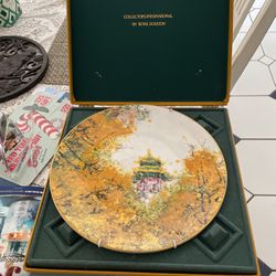 Royal Doulton  Collectable Plate