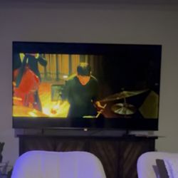 Hisense 75" Class U8 Series Mini-LED QLED 4K UHD Smart Google TV