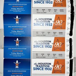 4 Tickets To Ricky Martín For Friday