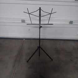 Titan Music Stand