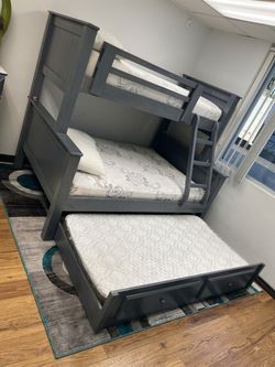 ✨Brand new twin full bunk bed with trundle