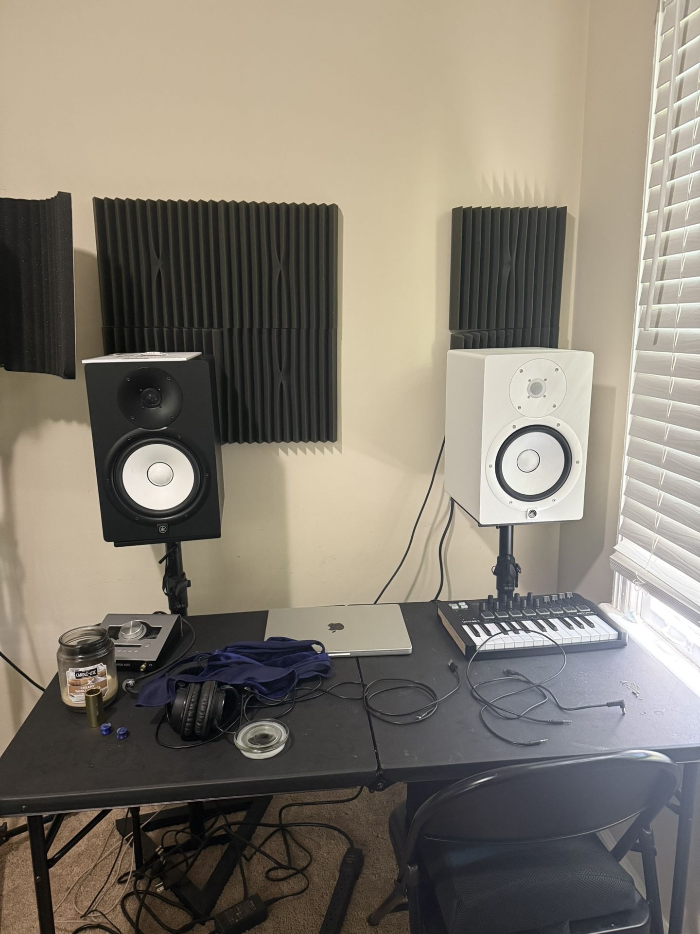 Yamaha Hs8 Studio Speakers And Stands