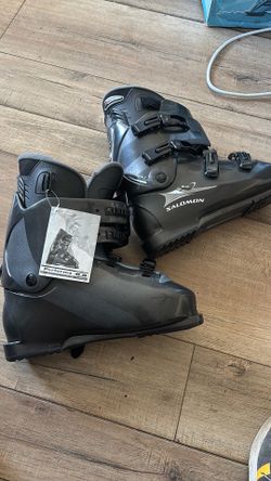 Size 12 to 13 Solomon performa 5 ski boots
