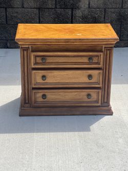 Broyhill 3 drawer dresser