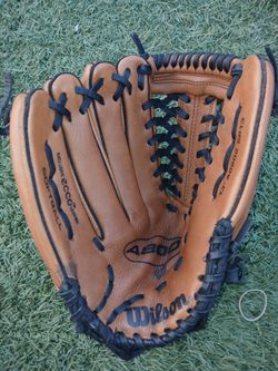 WILSON  -A800 -13 -INCH  GIRLS -SOFTBALL  GLOVE