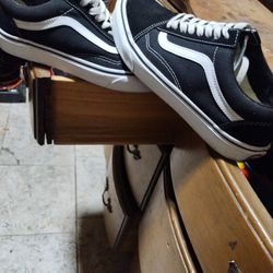 Women's Vans Size 9