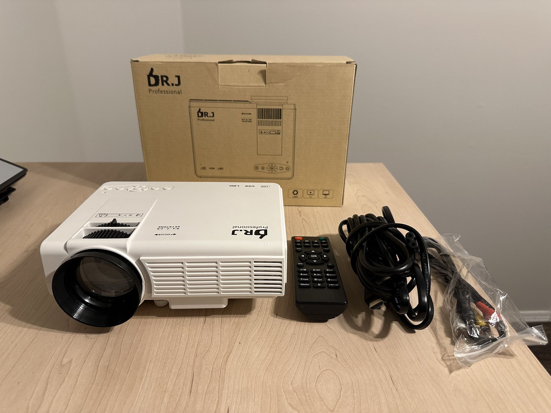 DR.J Mini Projector