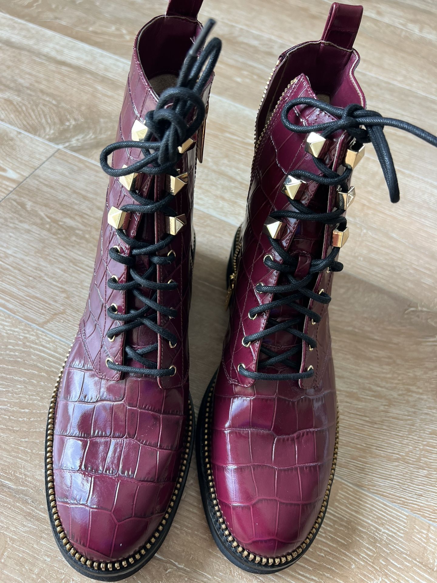 Michael Kors Size 9