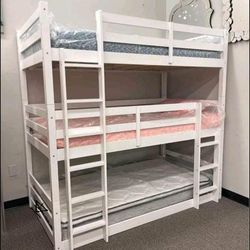 🧲Ronnie Light Gray Finish Triple Bunk Bed - Twin
ACME$20 Down Payment and delivery available 