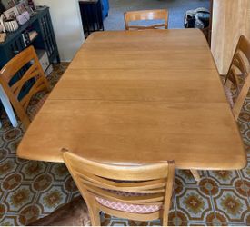 Vintage Honey Oak Dining Set – Table + 4 Chairs + Leaf – $350