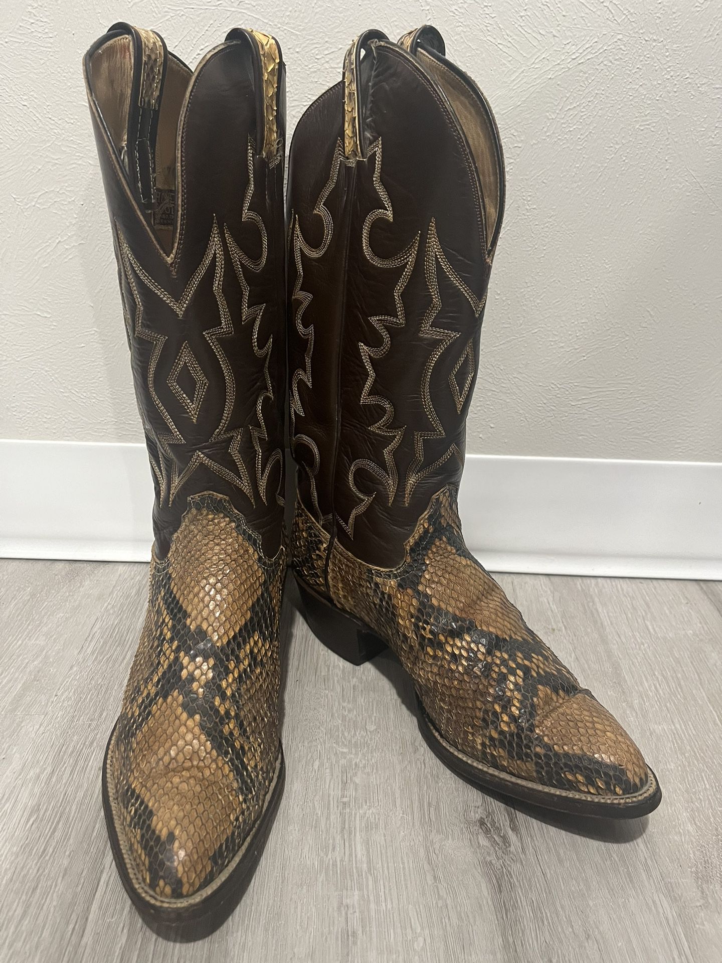 Hondo Boits Men’s Snakeskin Western/ Cowboy Boots Size 9