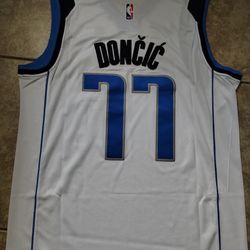 Dallas Mavericks Jersey Luka Doncic