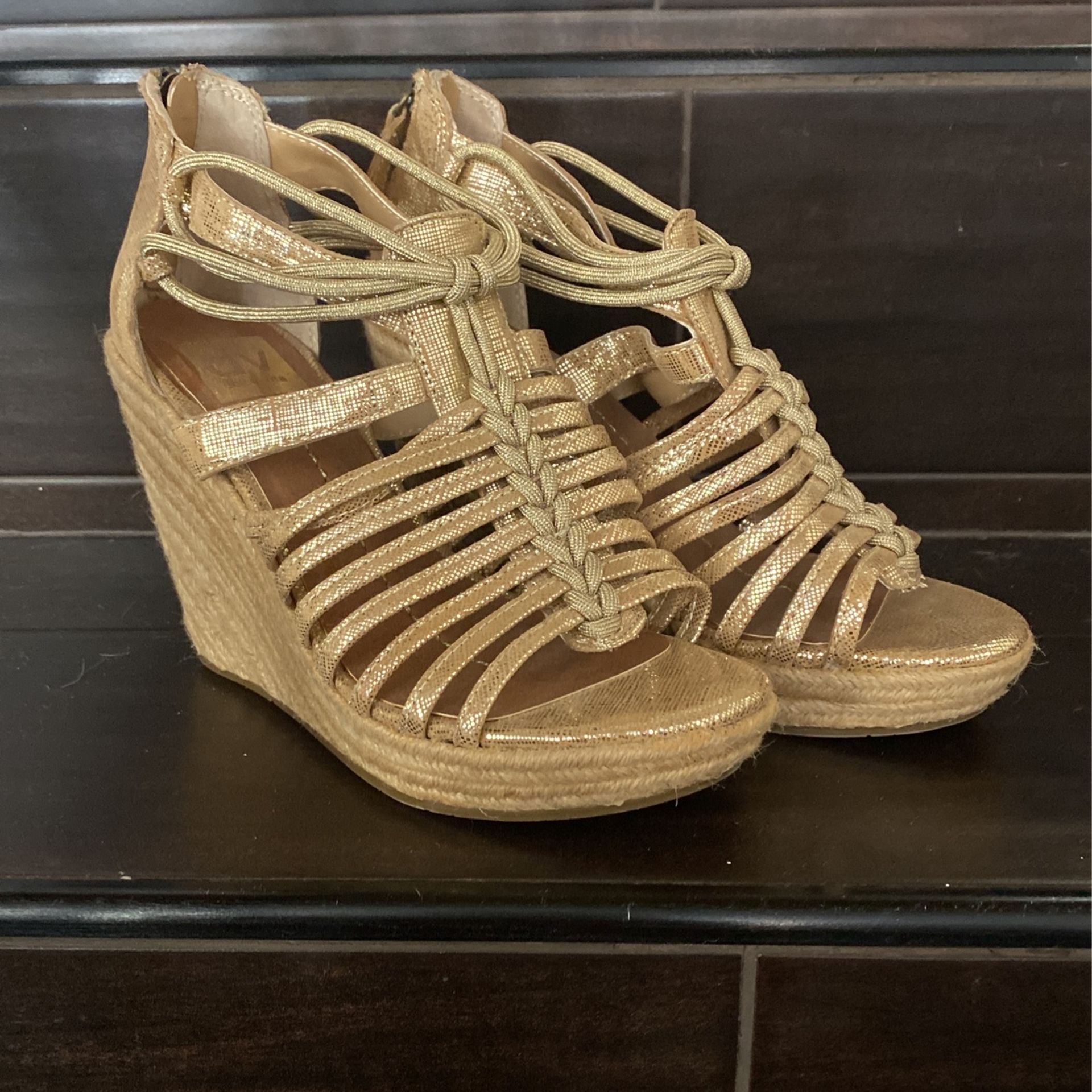 Gold Wedges