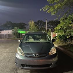2010 Toyota Sienna