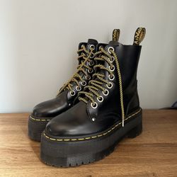 Dr. Martens 